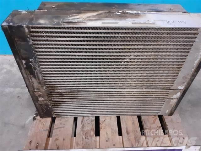 Hydrema 906C Radiators