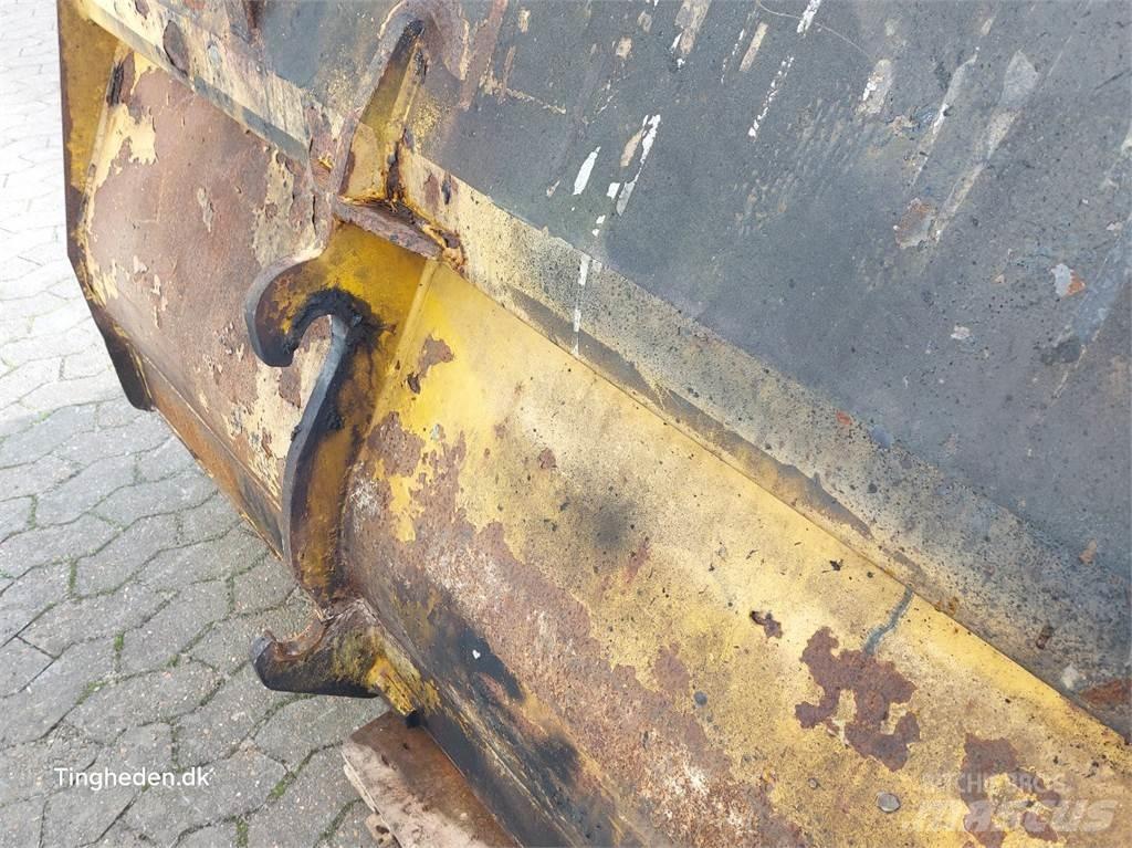 Hydrema 926D Buckets