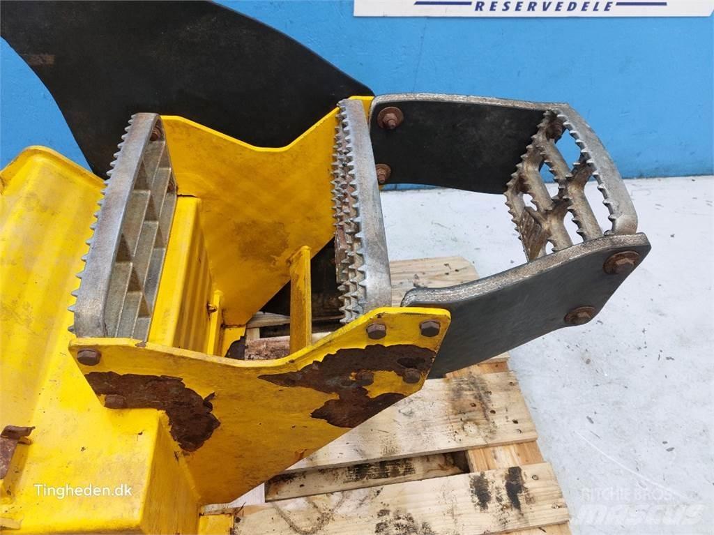 JCB 427 HL Screening buckets