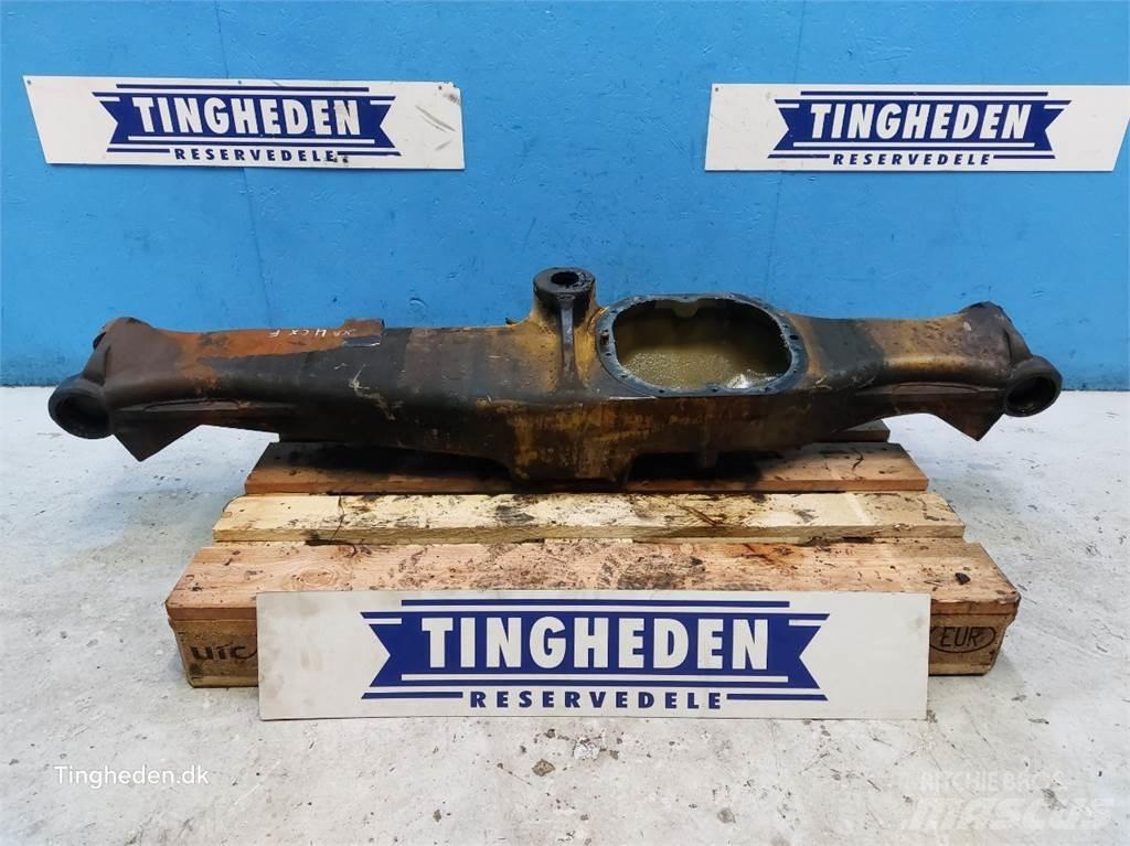 JCB 4CX Axles