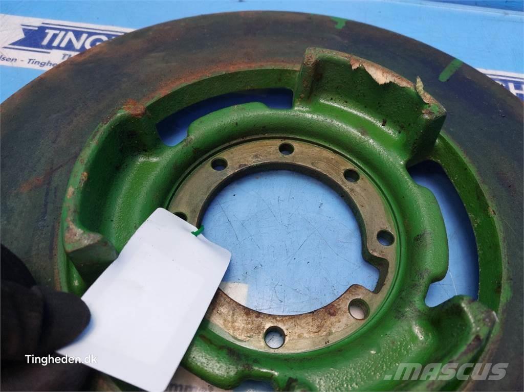 John Deere 1065 Farm machinery