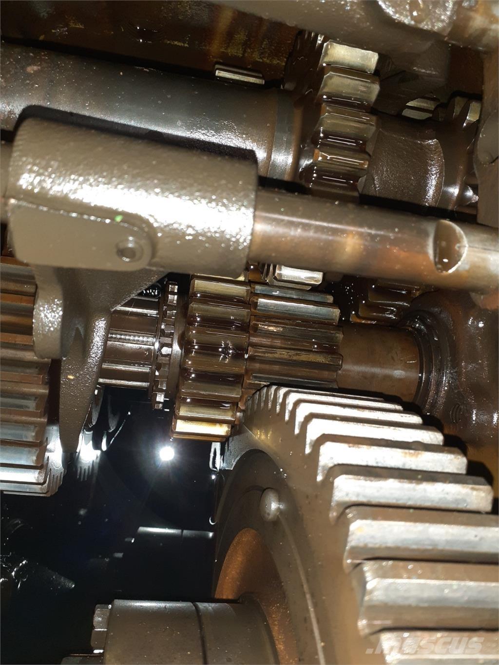 John Deere 1177 Transmission