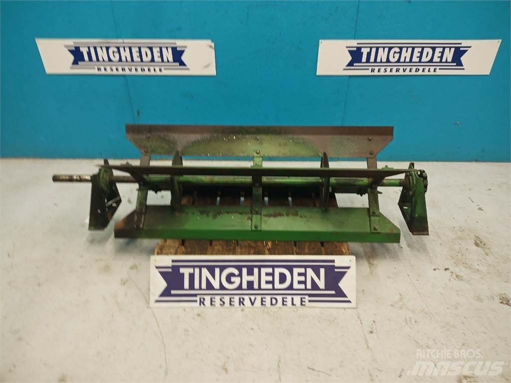 John Deere 1177 Sand and salt spreaders