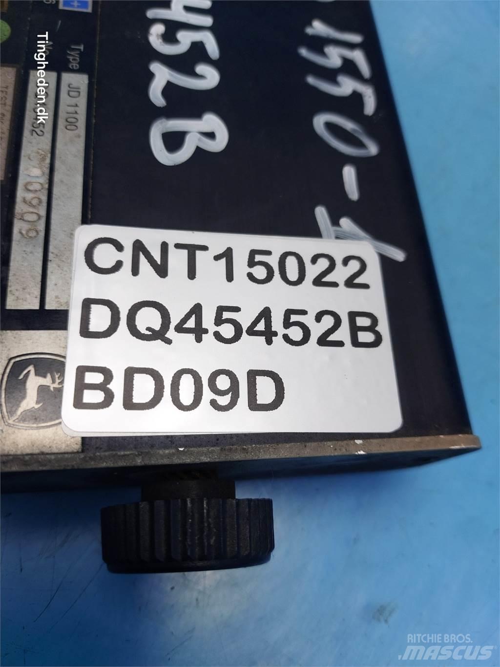 John Deere 1550 Electronics
