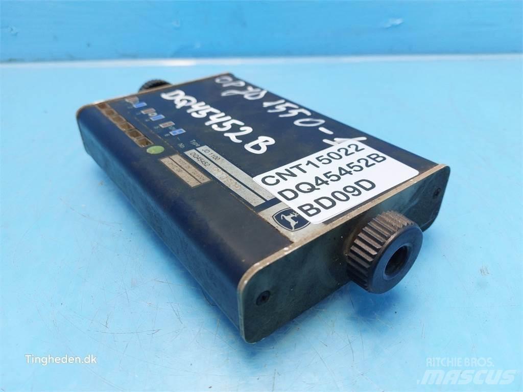 John Deere 1550 Electronics