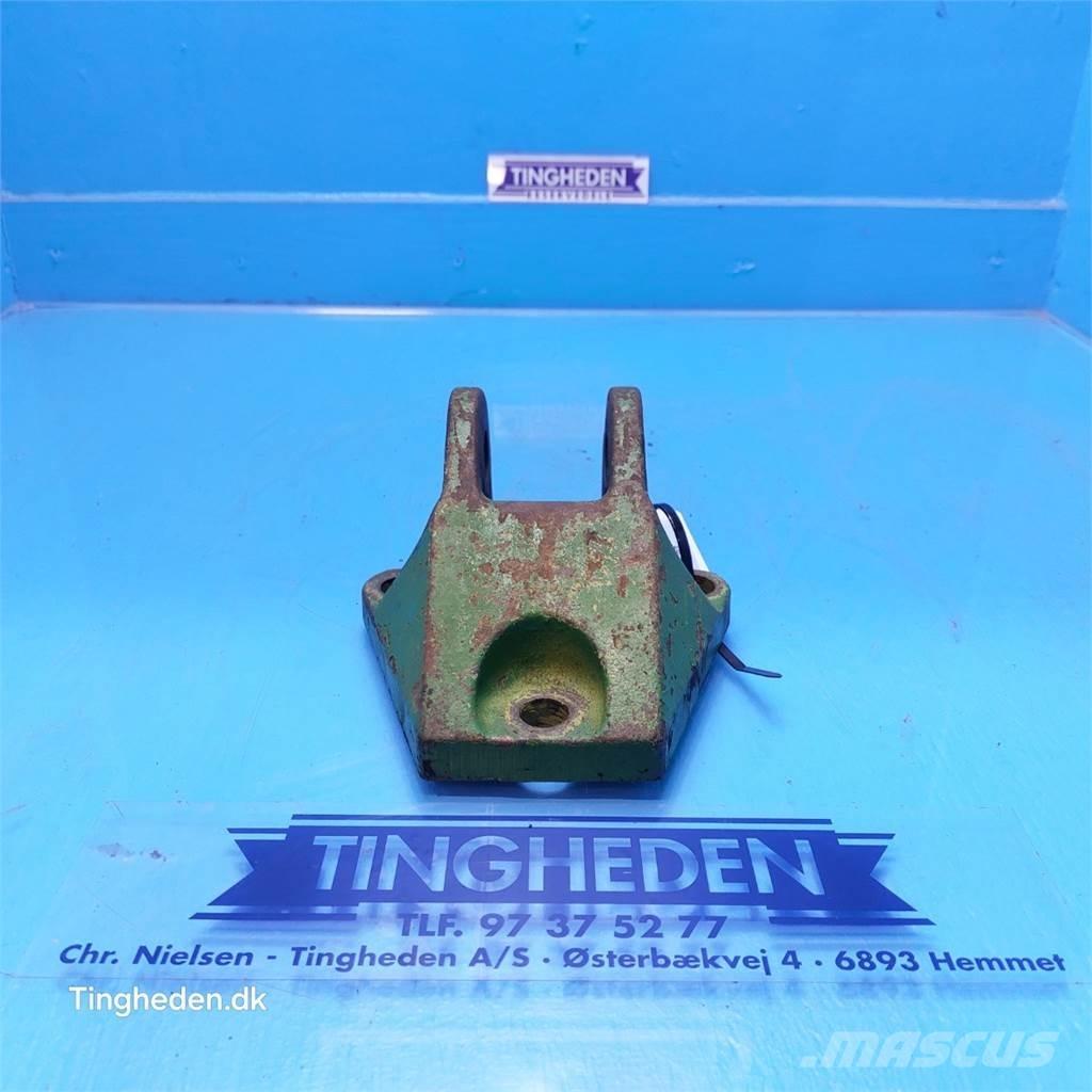 John Deere 2020 Other tractor accessories