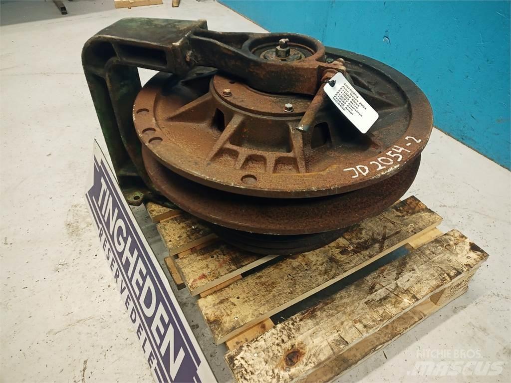 John Deere 2054 Farm machinery