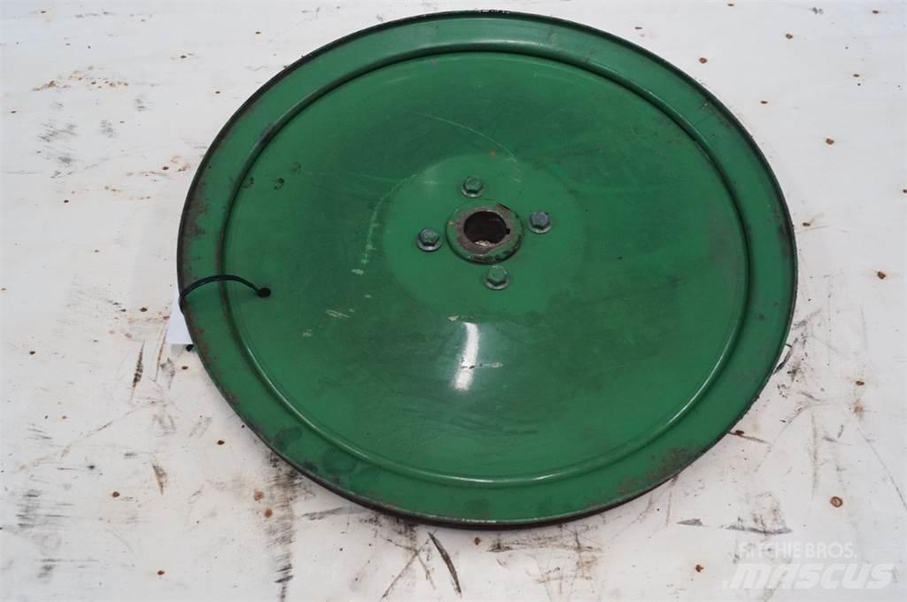 John Deere 2058 Farm machinery