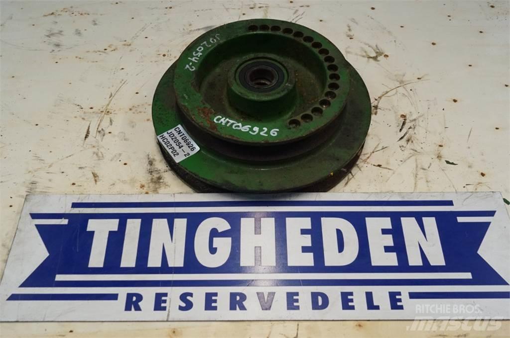 John Deere 2058 Farm machinery