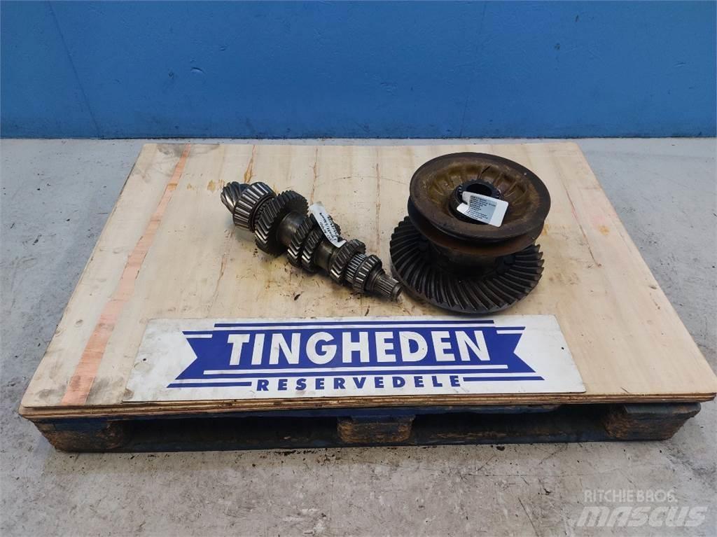 John Deere 2140 Transmission