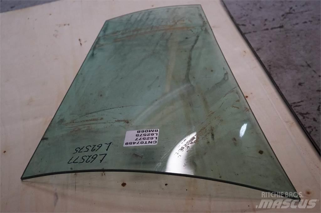 John Deere 2250 Cabins and interior