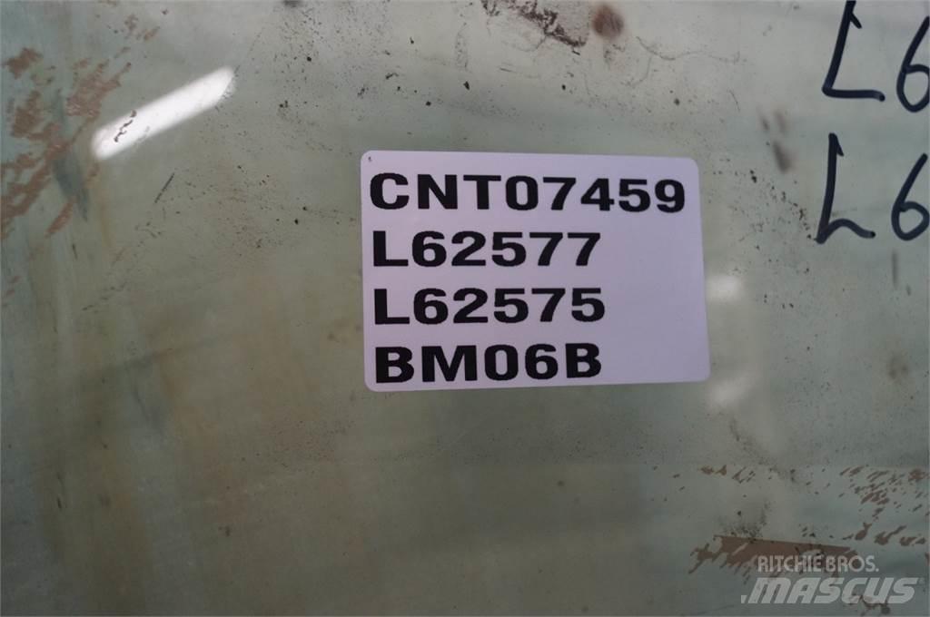 John Deere 2250 Cabins and interior