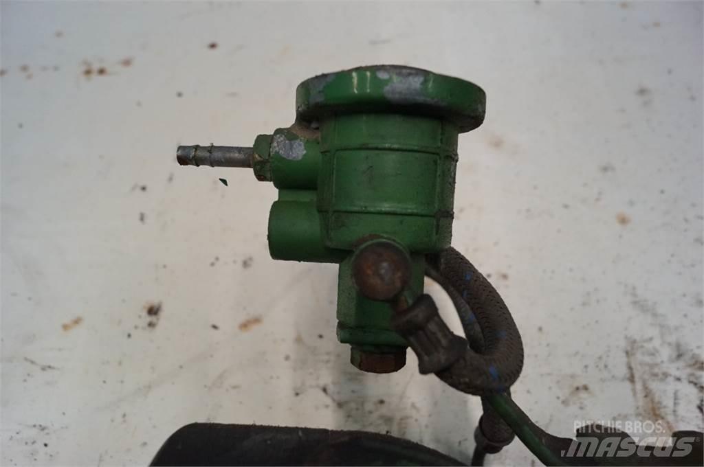 John Deere 3140 Engines