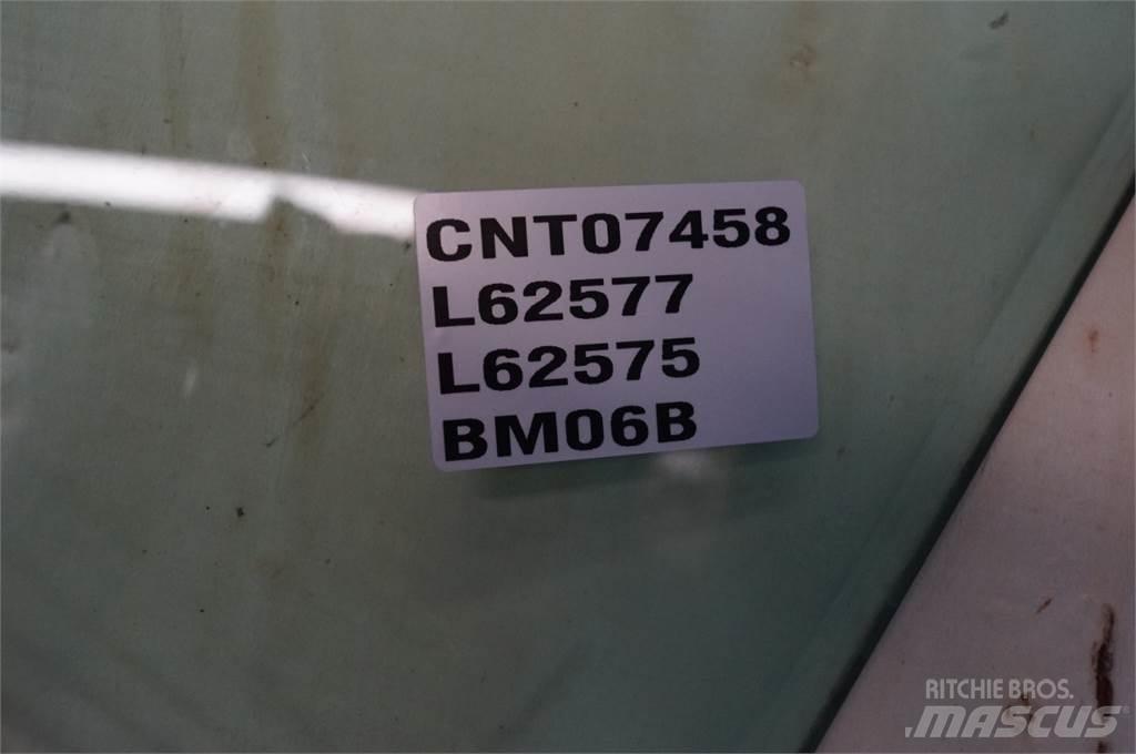 John Deere 3640 Cabins and interior