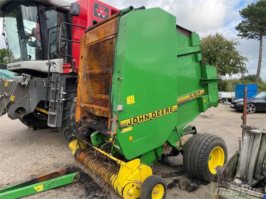 John Deere 590 Round balers