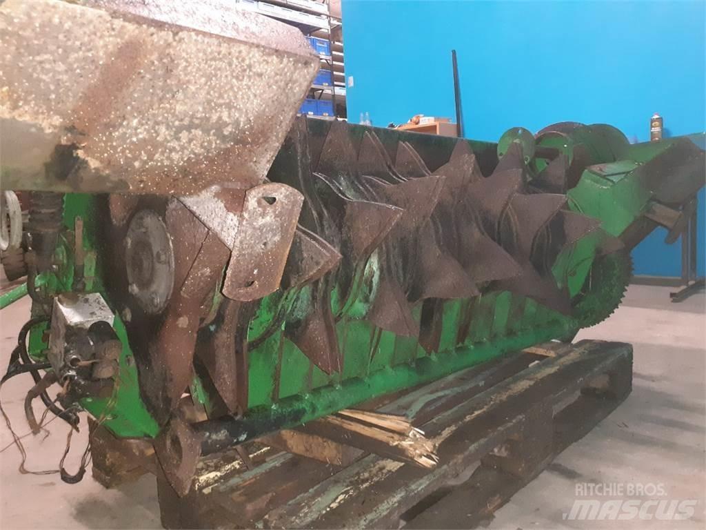 John Deere 592 Farm machinery
