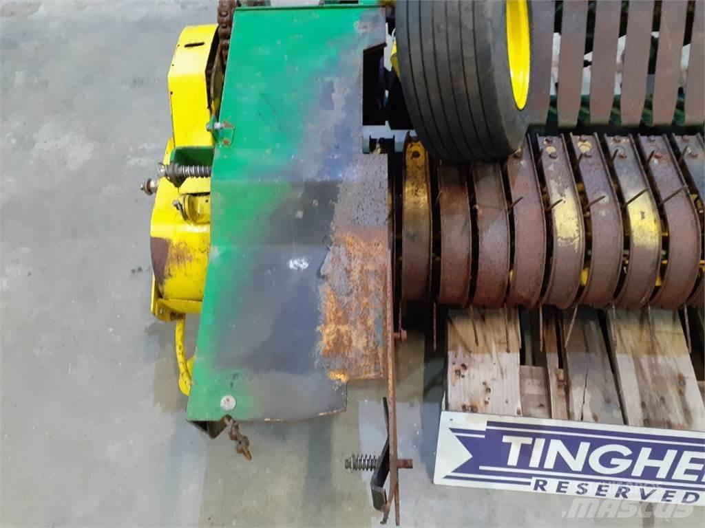 John Deere 592 Farm machinery