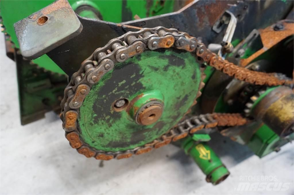 John Deere 592 Farm machinery
