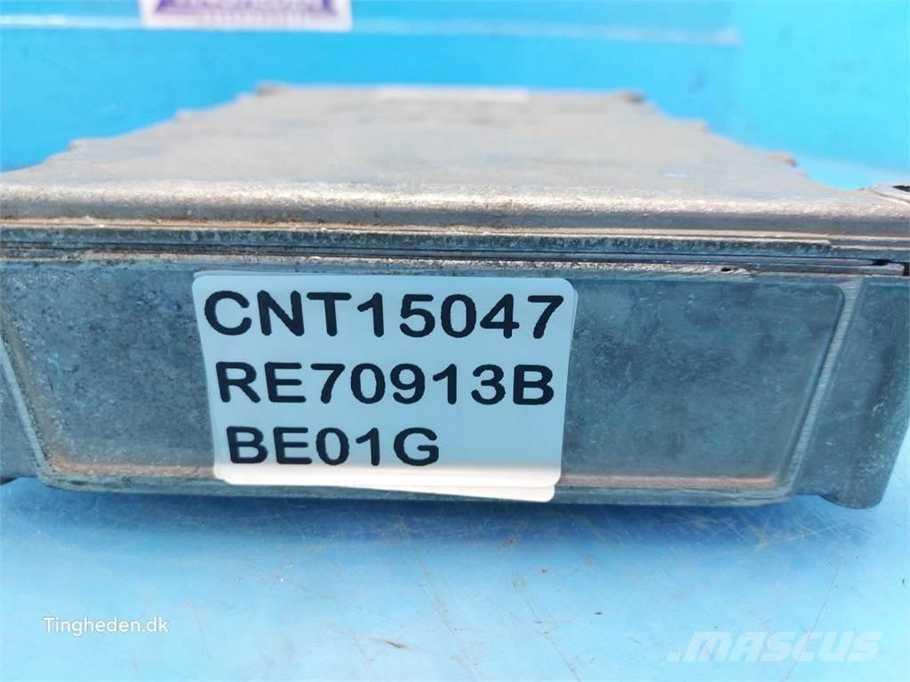 John Deere 7600 Electronics