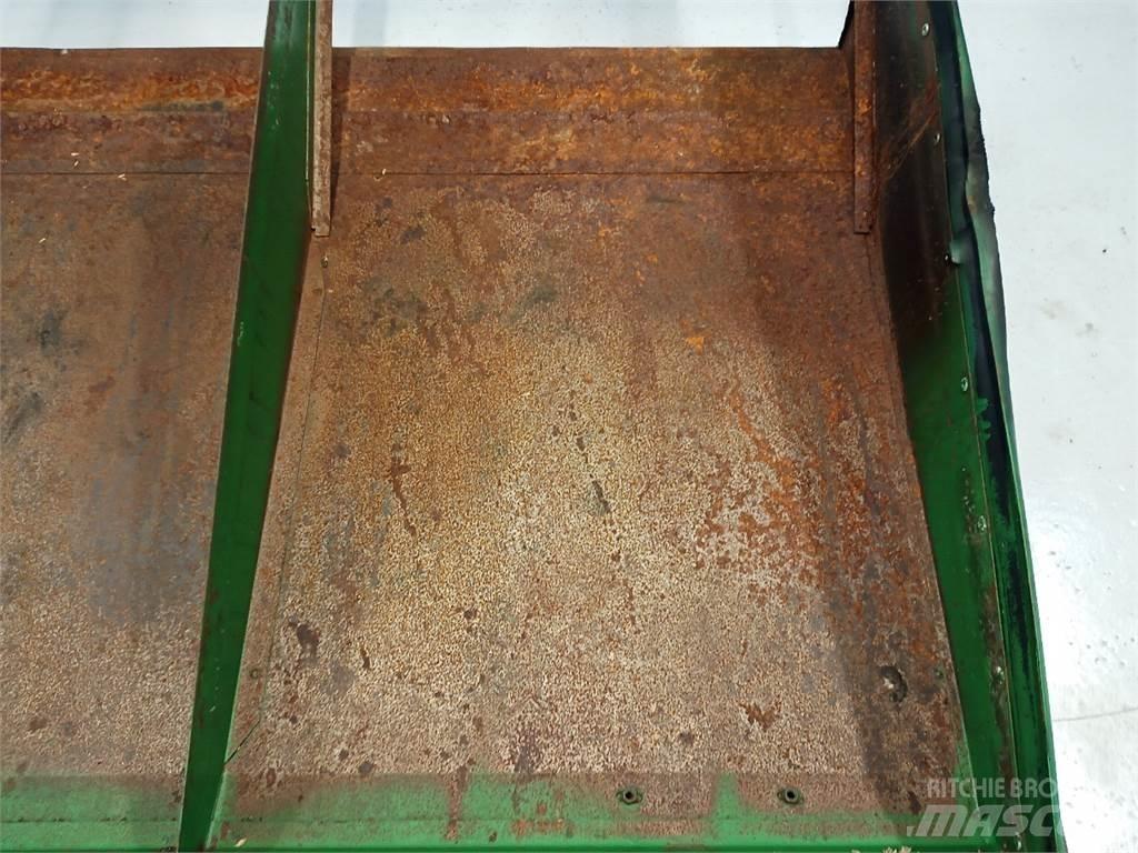 John Deere 9540 Sand and salt spreaders