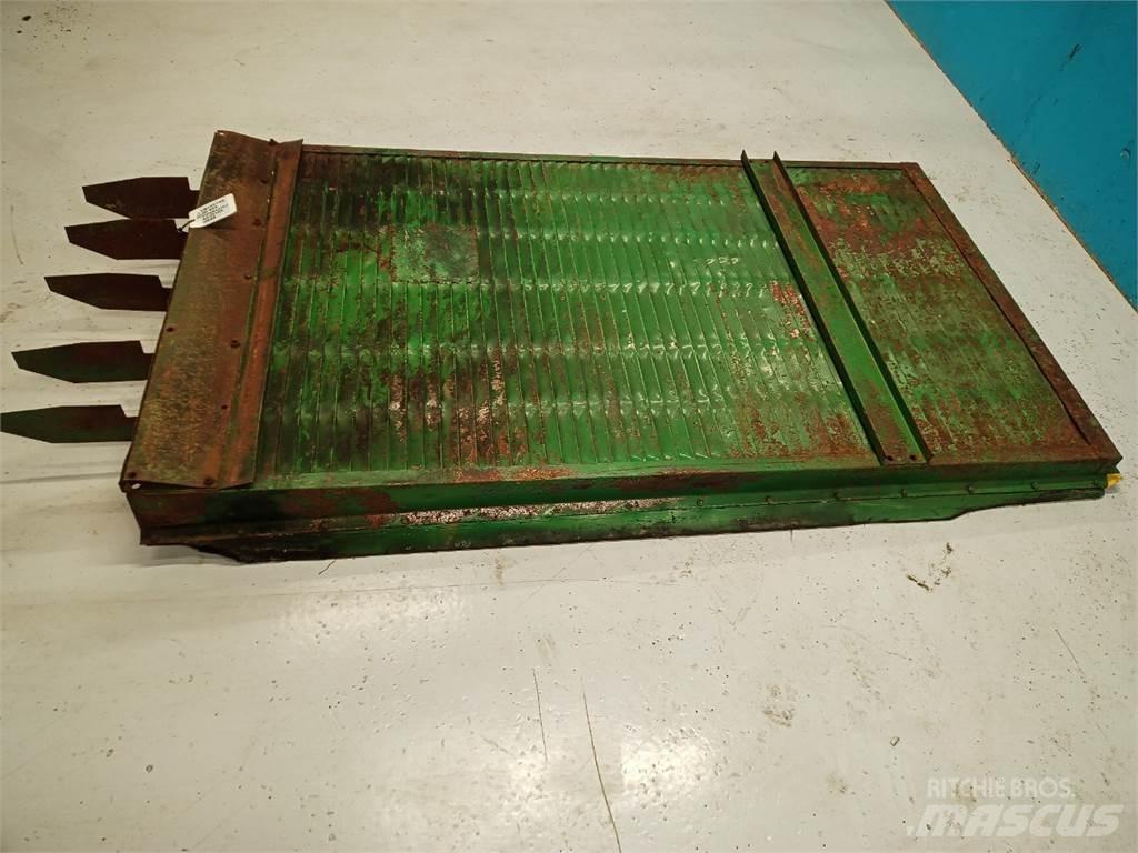 John Deere 955 Sand and salt spreaders