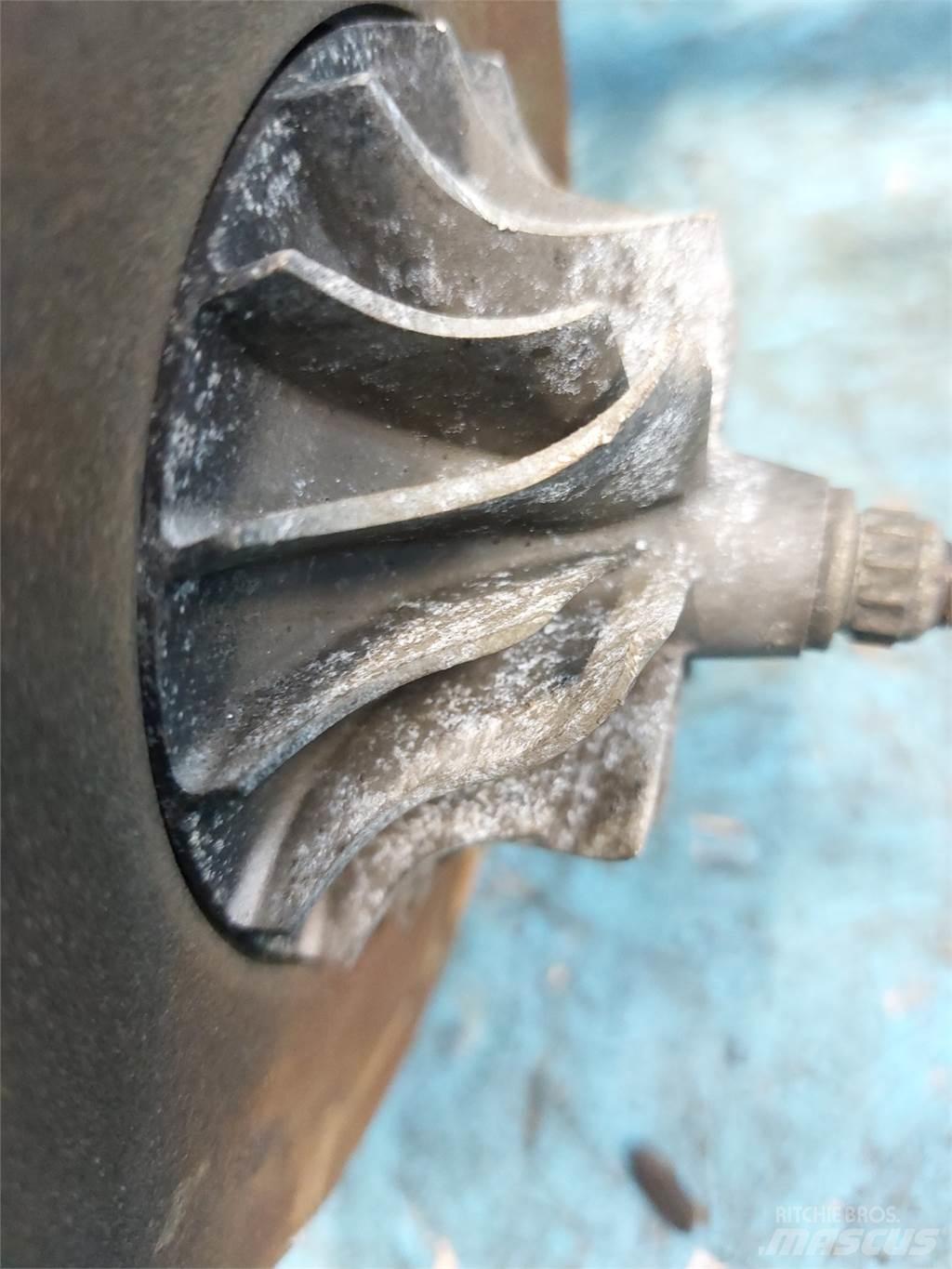 John Deere 955 Engines