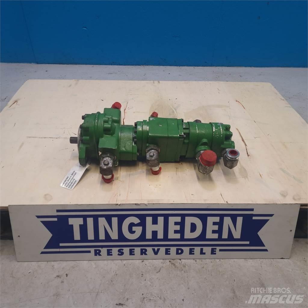 John Deere S670 Hydraulics