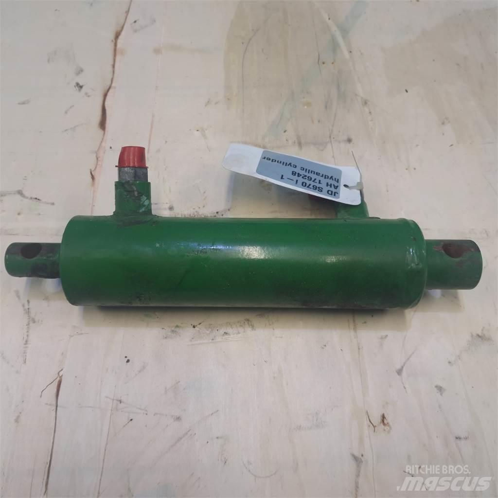 John Deere S670 Hydraulics