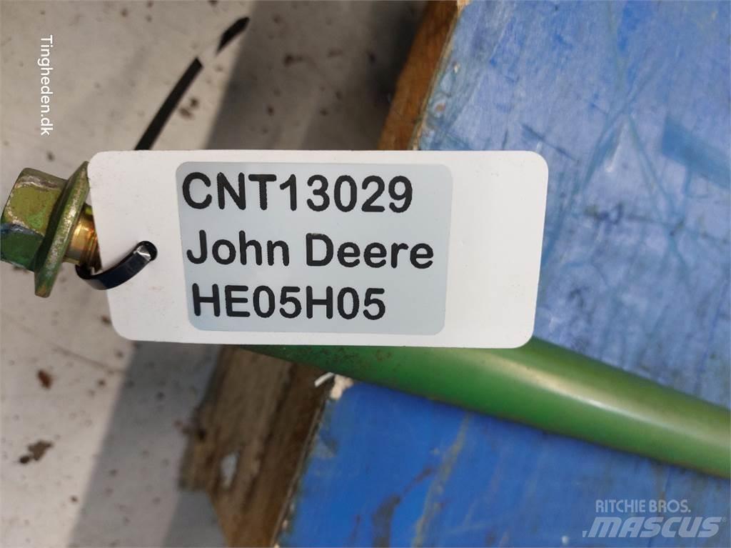 John Deere S670 Sand and salt spreaders