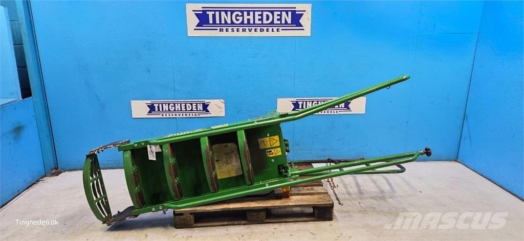 John Deere S690 Farm machinery