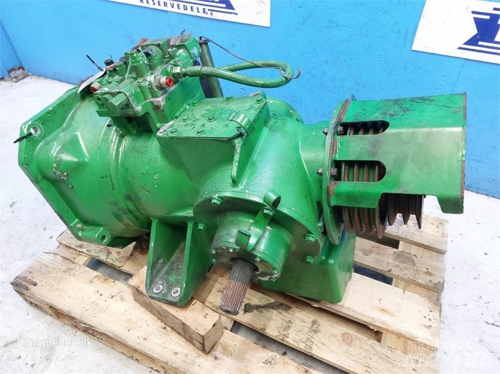 John Deere T660I Transmission