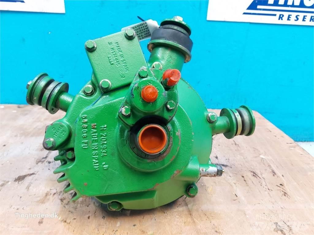 John Deere T660I Transmission