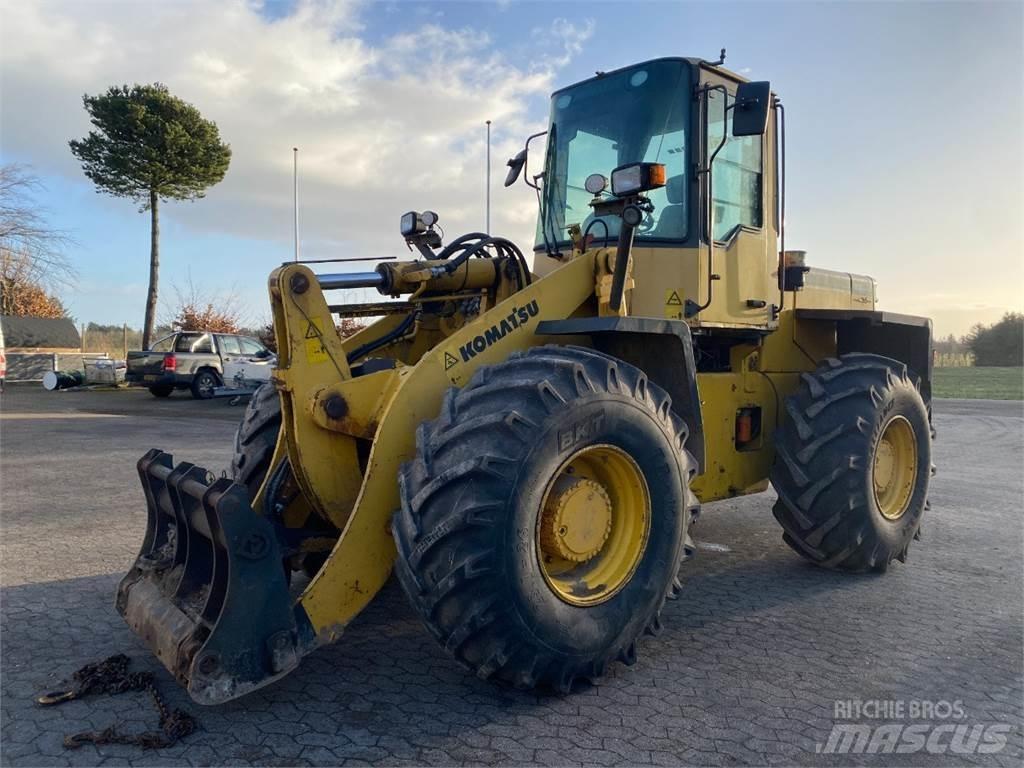 Komatsu WA270 Wheel loaders