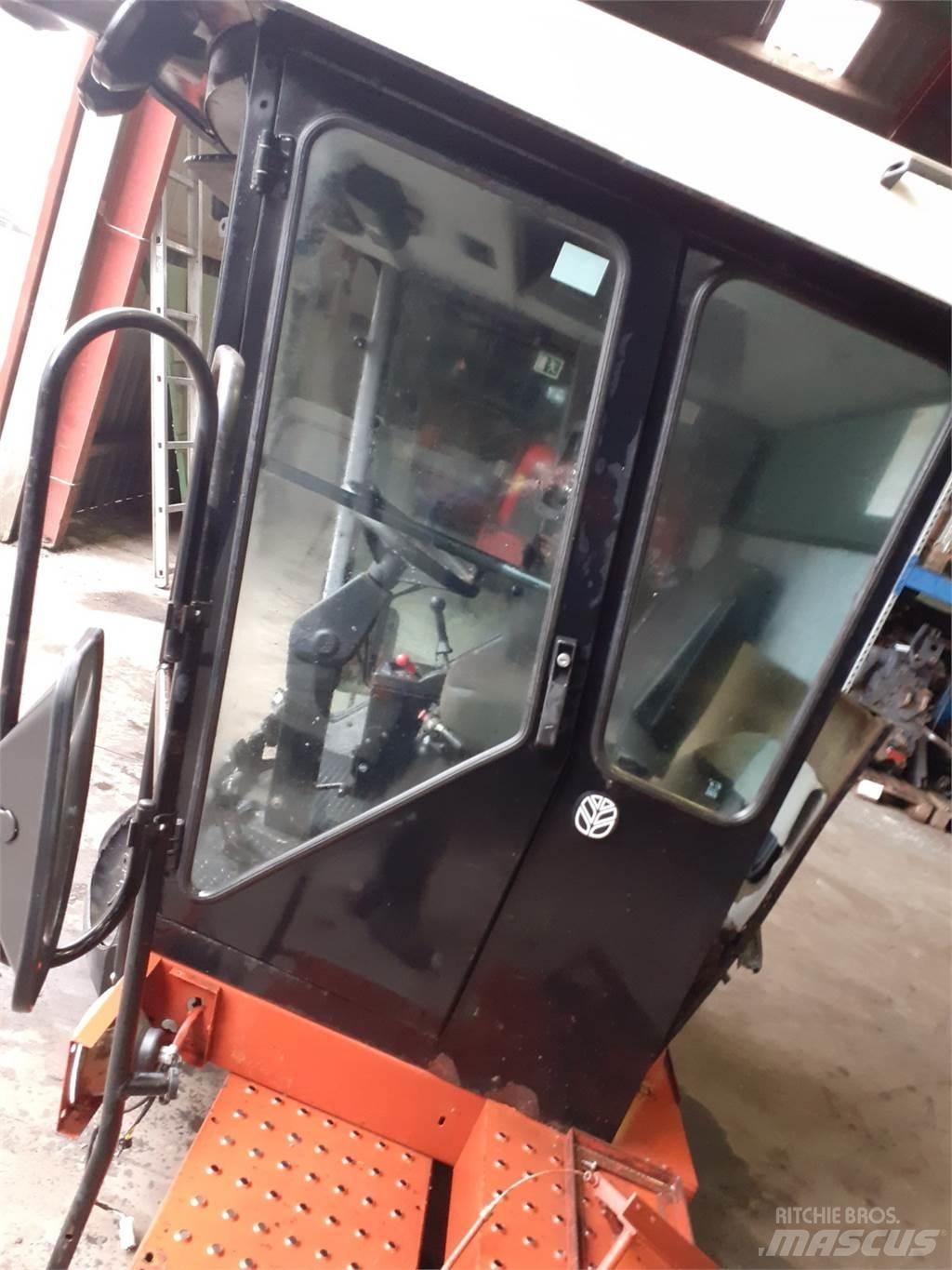 Laverda 3650 Cabins and interior
