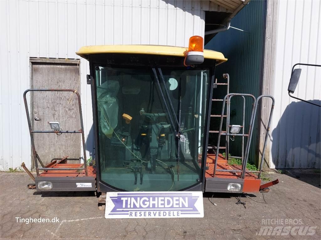 Laverda L627 Cabins and interior