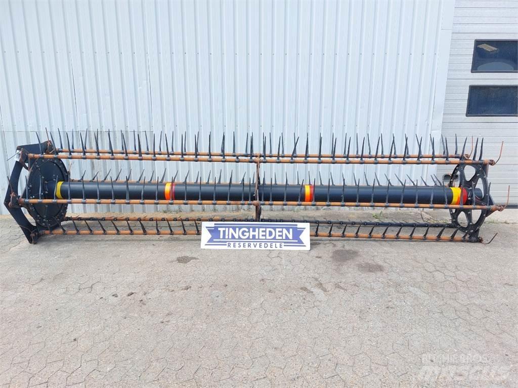 MacDon D60 Combine harvester accessories