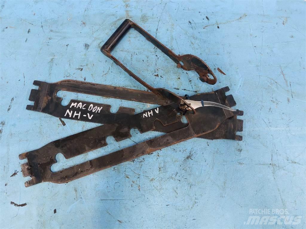 MacDon D60 Combine harvester accessories