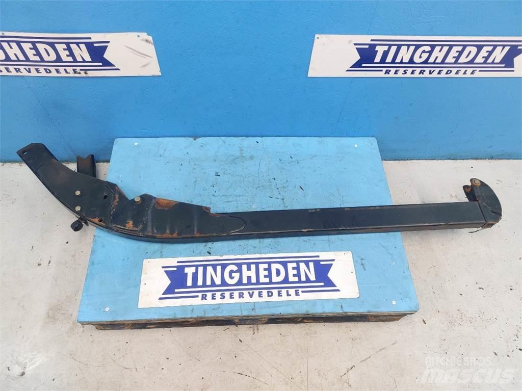 MacDon D60 Combine harvester accessories