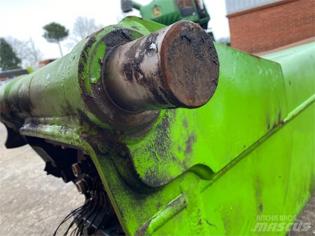 Merlo 38.10 Booms and arms