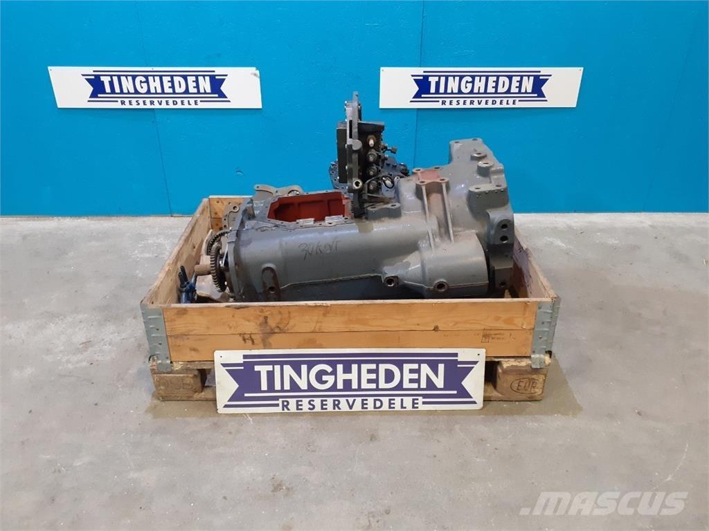 New Holland 7840 Transmission