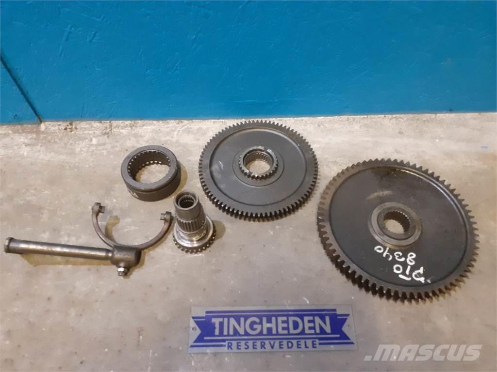 New Holland 8340 Other tractor accessories