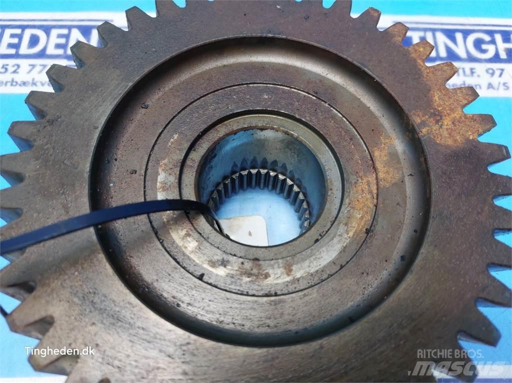 New Holland 8870 Transmission