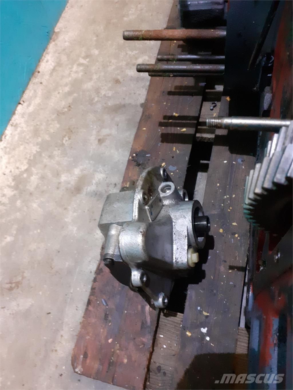New Holland M135 Transmission