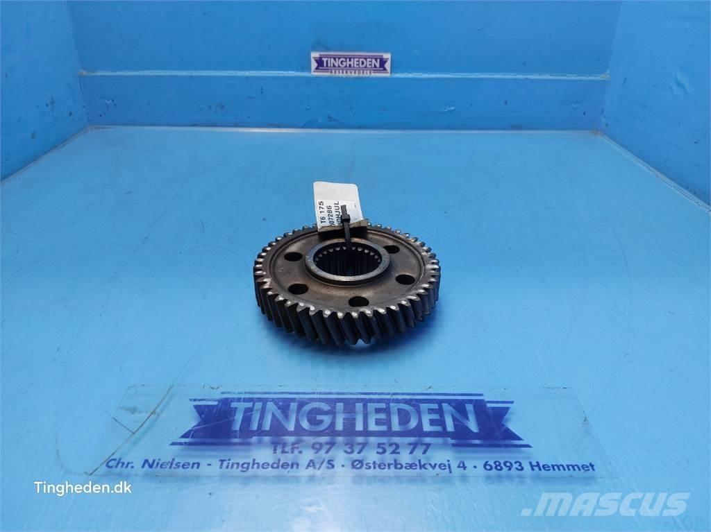 New Holland T6 Transmission