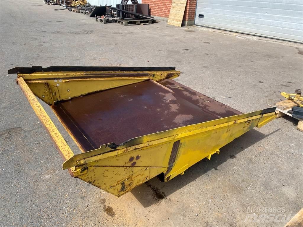 New Holland TX34 Sand and salt spreaders