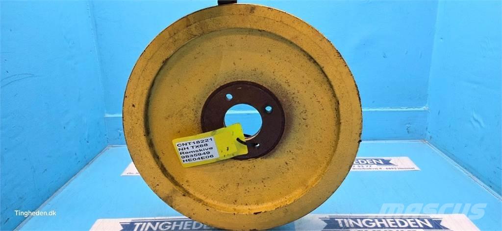 New Holland TX68 Farm machinery