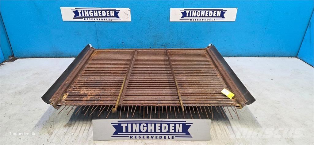 New Holland TX68 Sand and salt spreaders