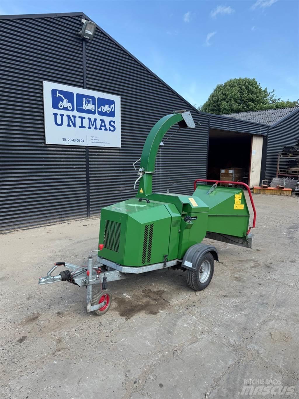 NHS 150 Wood chippers