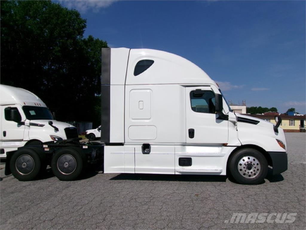 Freightliner 126 Prime Movers
