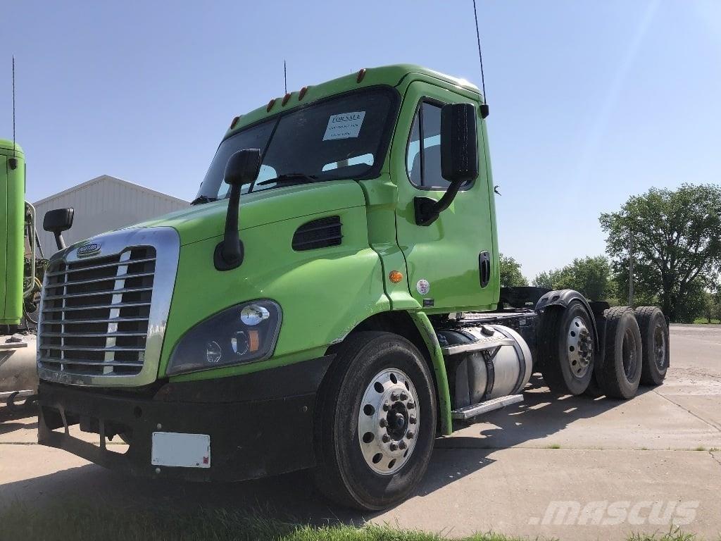 Freightliner CA113 Prime Movers